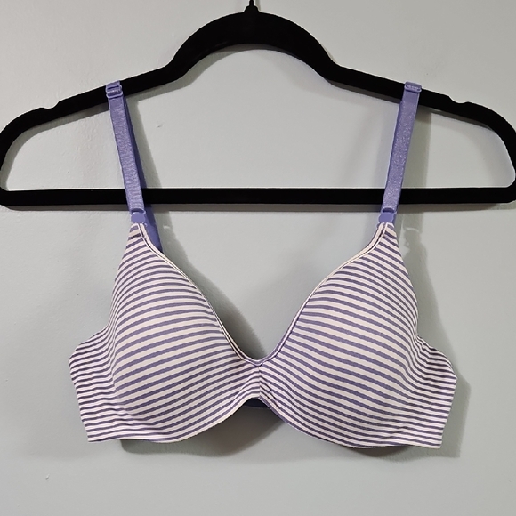 Barely There Lavender and White Striped Seamless Underwire Soft Bra Size 36C - Picture 1 of 11